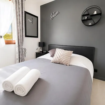 T3 Avec Jardin Et Parking, Calme Absolu アパート